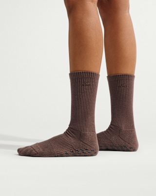 NIKE公式】NikeSKIMS ウィメンズ ピラティス クルーソックス (1 足